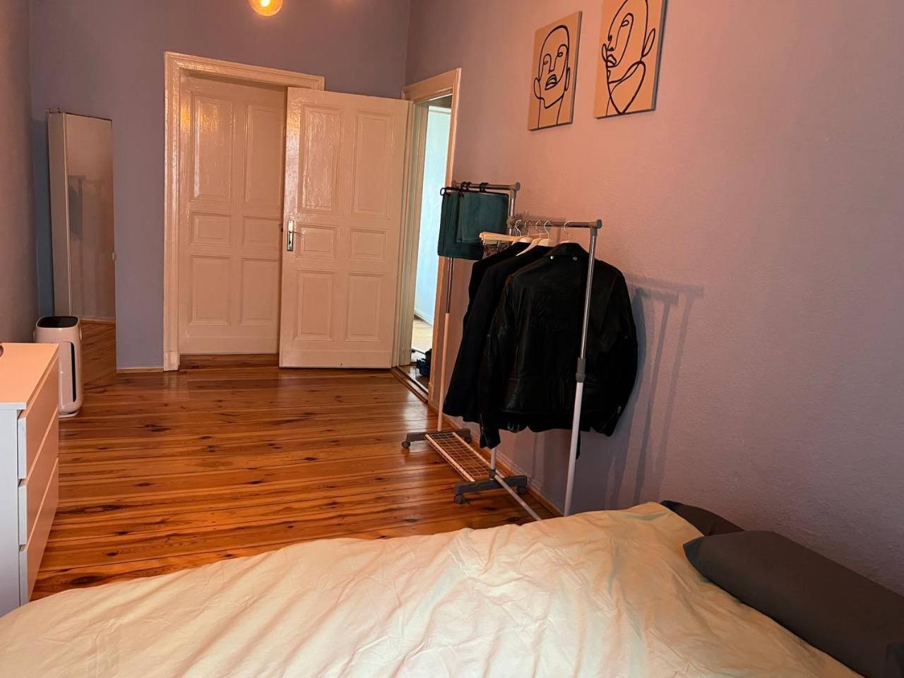 Stylish 2-Room Apartment With Balcony Next To East Side Gallery Berlin Eksteriør billede