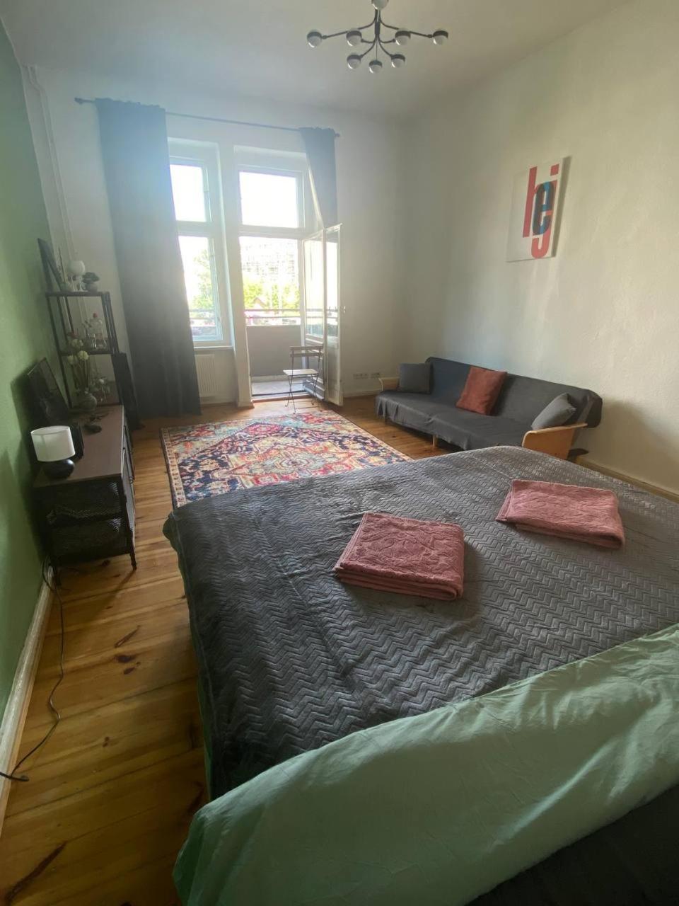 Stylish 2-Room Apartment With Balcony Next To East Side Gallery Berlin Eksteriør billede